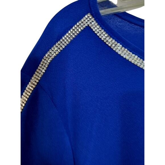 4352)89th&Madison Electric Blue Embellish Bateau Neck Short Sleeve Top Plus 3X - Picture 4 of 6